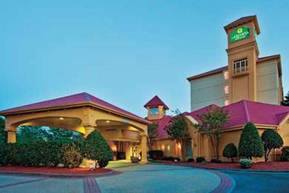 La Quinta Inn & Suites Winston-Salem 2