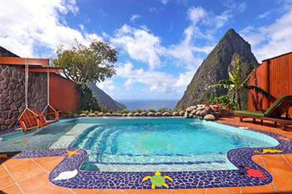 LADERA RESORT 6