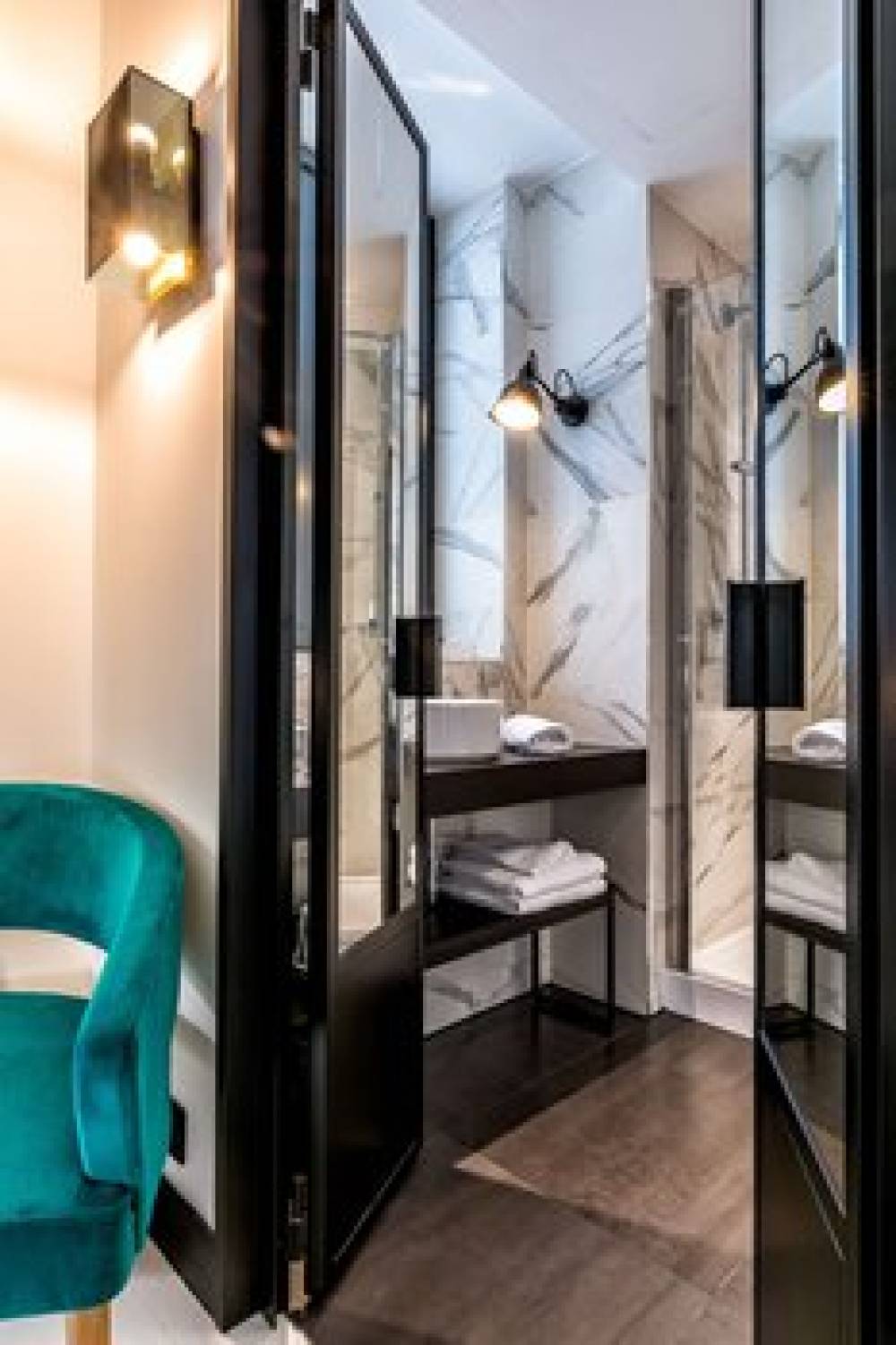 LAZ HOTEL SPA URBAIN PARIS 7