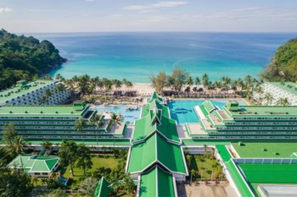 Le Meridien Phuket Beach Resort 9