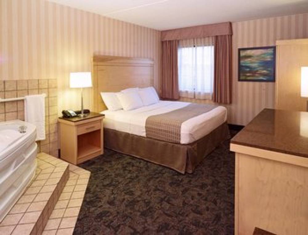 LIVINN HOTEL SHARONVILLE 8