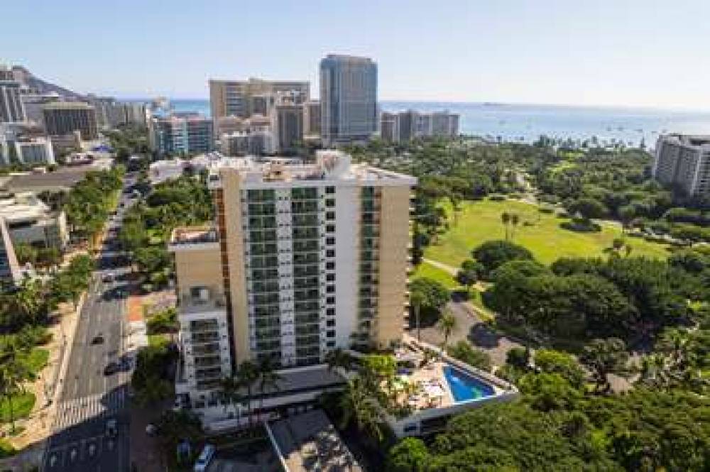 LUANA WAIKIKI HOTEL AND SUITES 5