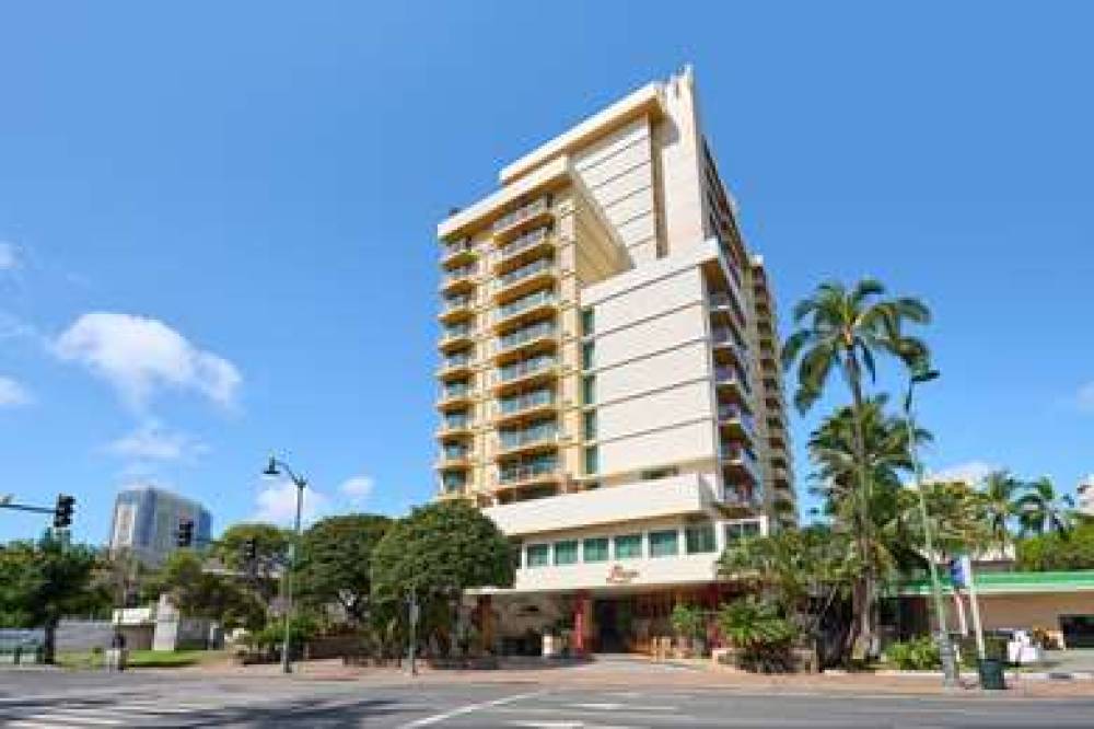 LUANA WAIKIKI HOTEL AND SUITES 2