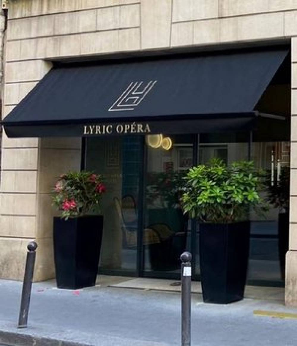 Lyric Opera Hotel