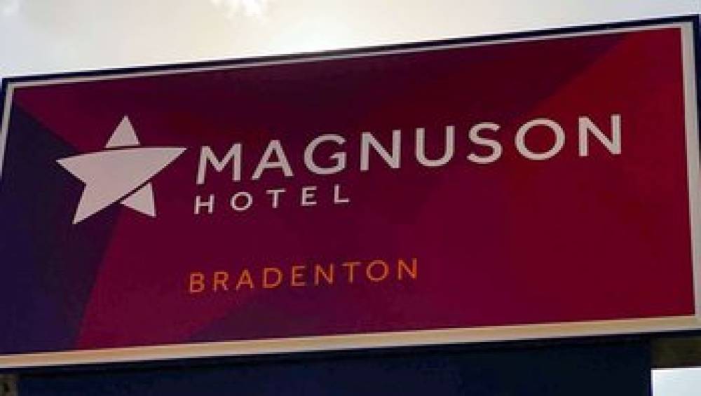 Magnuson Hotel Bradenton 9