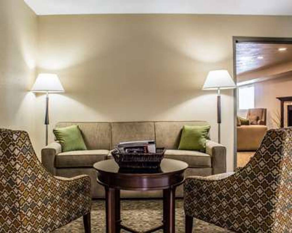 MainStay Suites Coralville - Iowa City 4