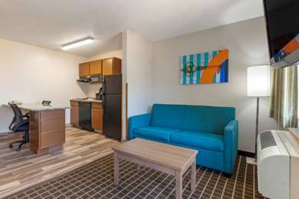 MainStay Suites Dubuque At Hwy 20 9