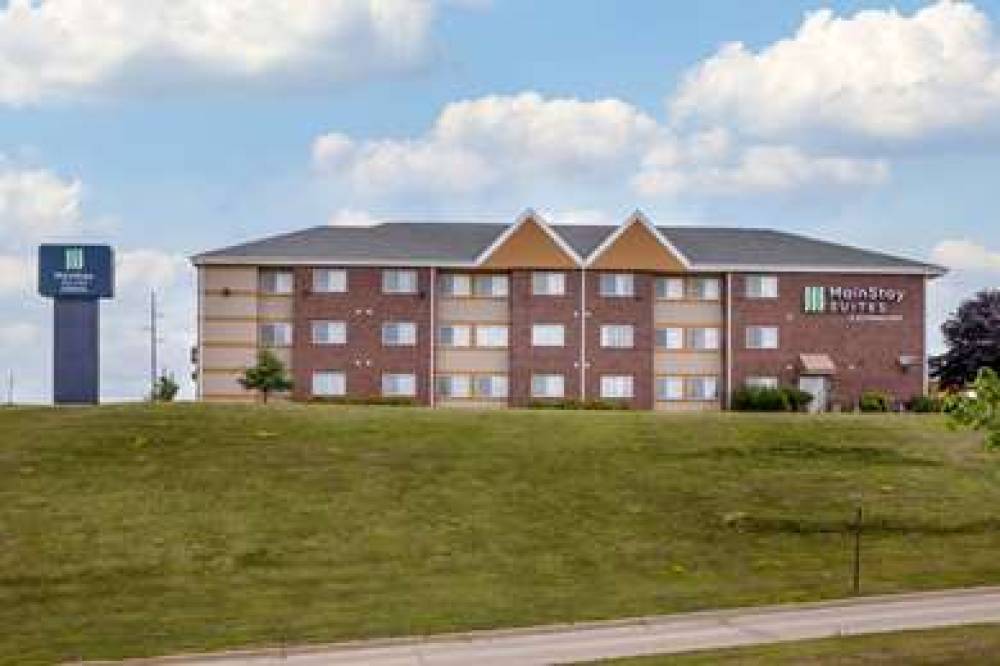 MainStay Suites Dubuque At Hwy 20 1