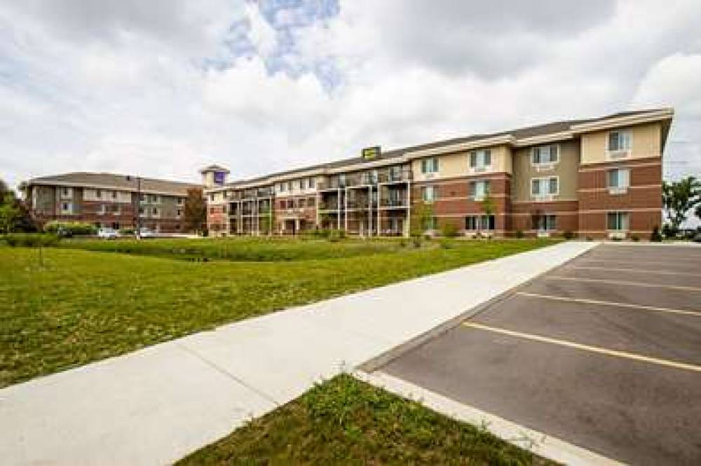 MAINSTAY SUITES MADISON - MONONA 2