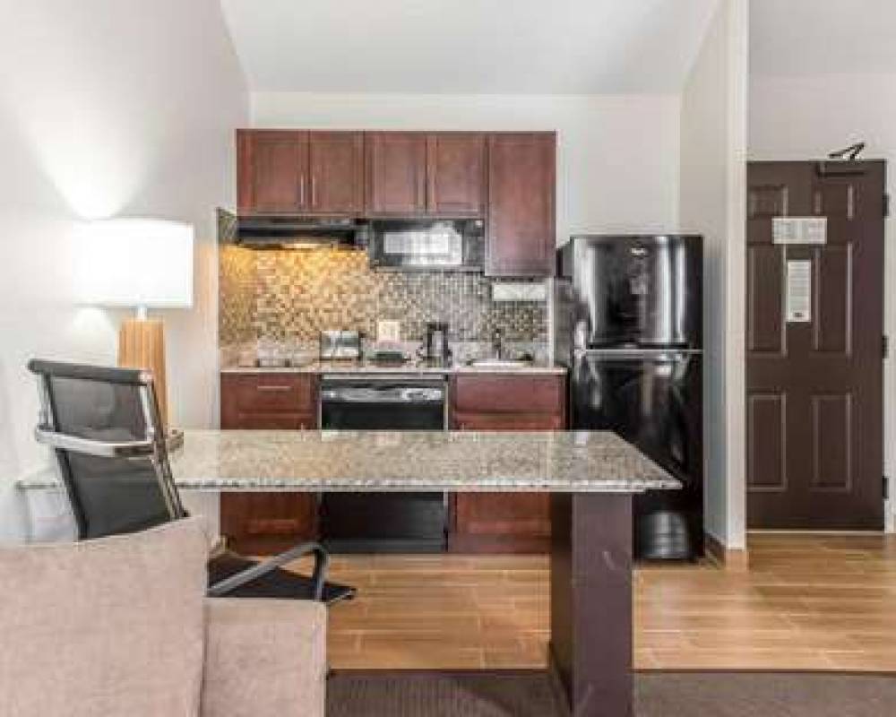 MainStay Suites Pittsburgh Airport 7