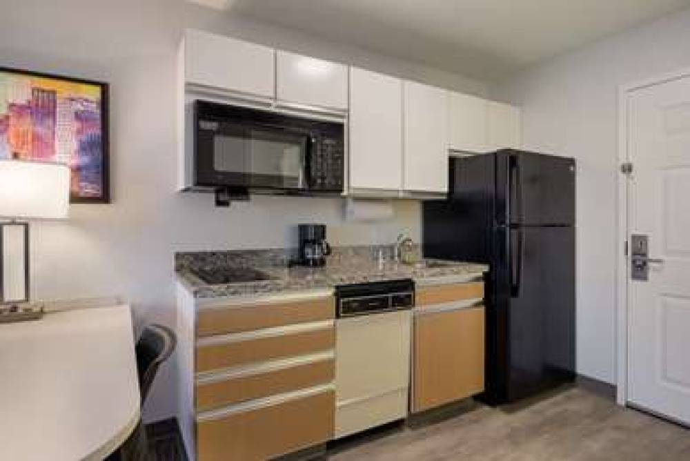 MAINSTAY SUITES RALEIGH - CARY 4