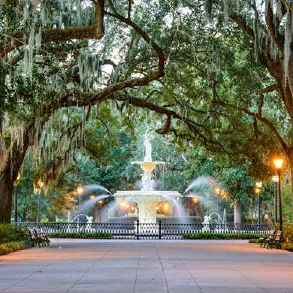 MANSION ON FORSYTH PARK KESSLER 8