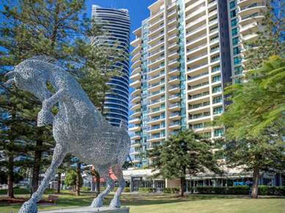 Mantra Broadbeach On The Park 3