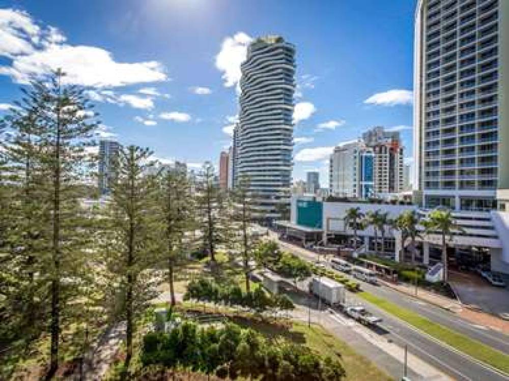 Mantra Broadbeach On The Park 2