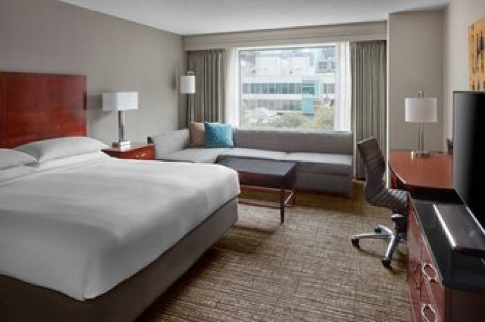 Marriott Downtown At CF Toronto Eaton Centre 9