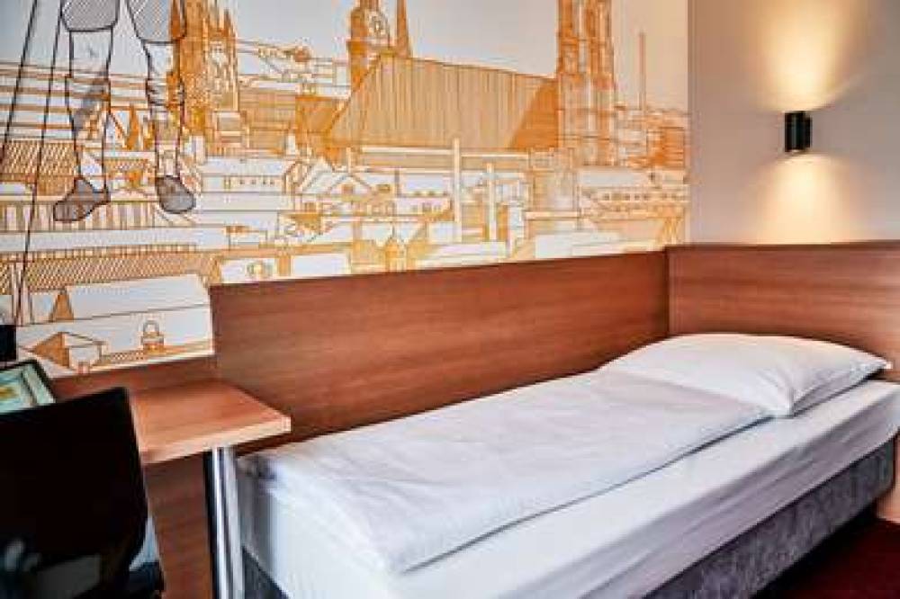 MCDREAMS HOTEL INGOLSTADT 4