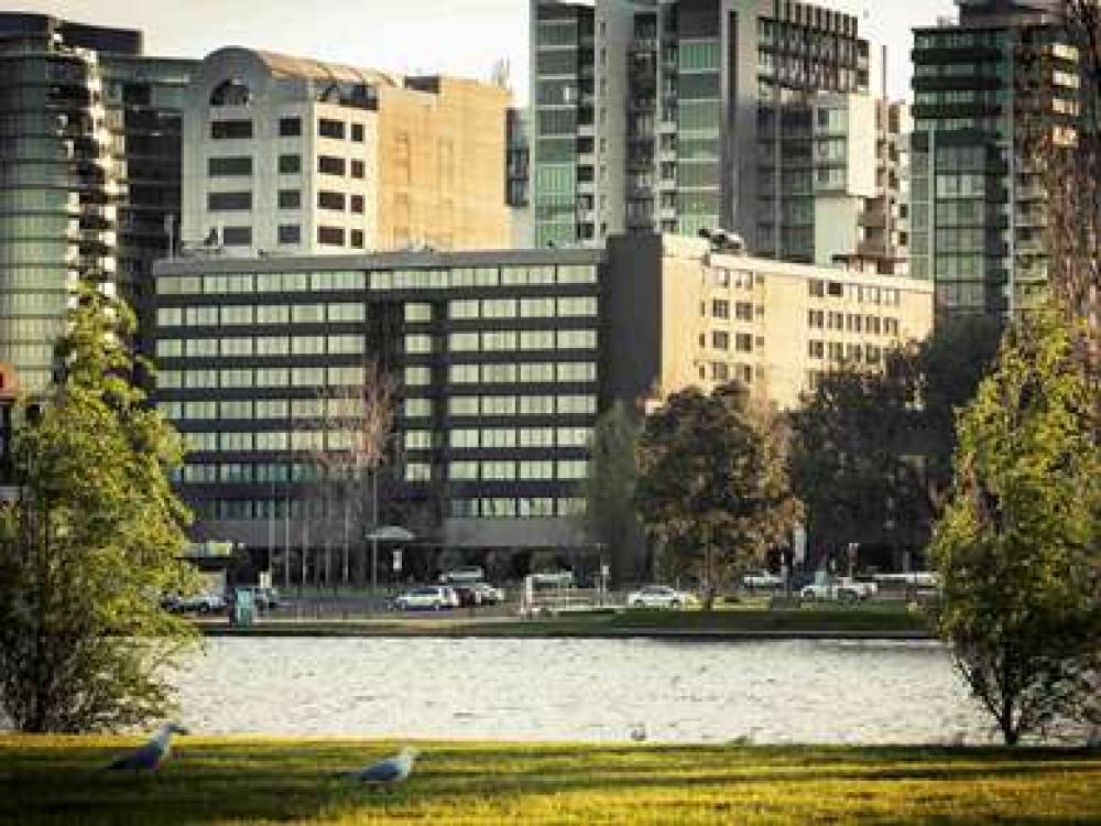 Mercure Melbourne Albert Park 1