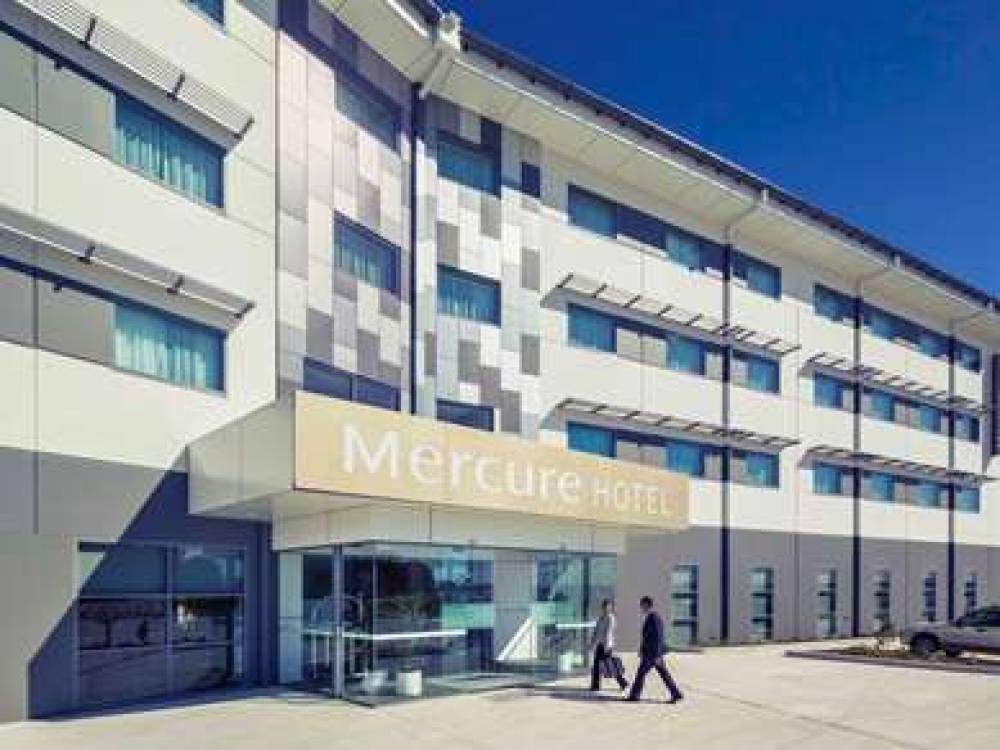 Mercure Newcastle Airport 1