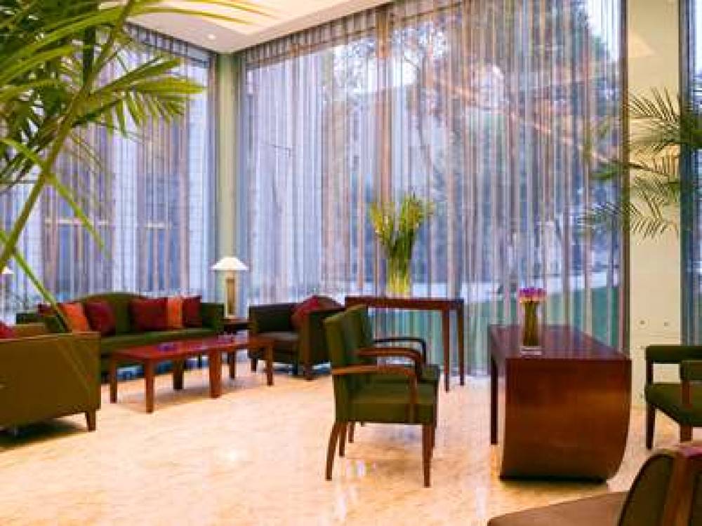 MERCURE ON RENMIN SQUARE XIAN 9