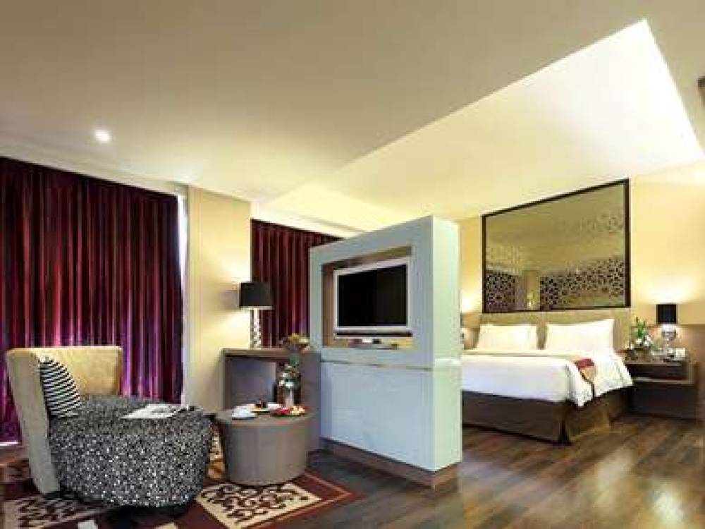 Mercure Padang 6