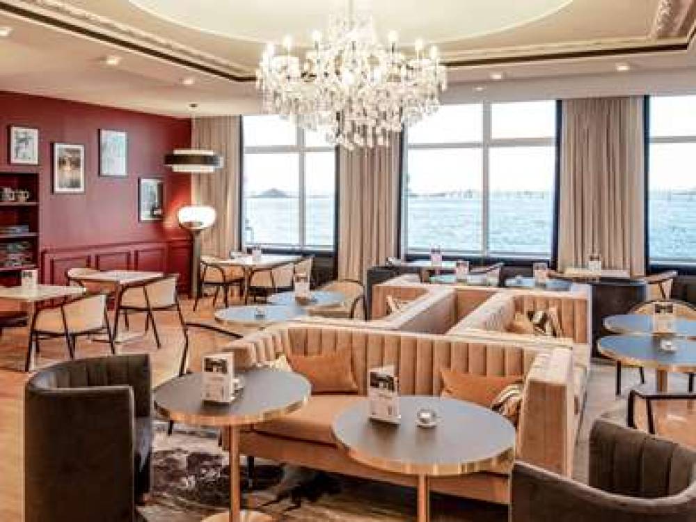 MERCURE ROSCOFF BORD DE MER 9