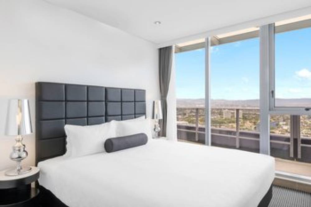 MERITON SUITES BROADBEACH 8