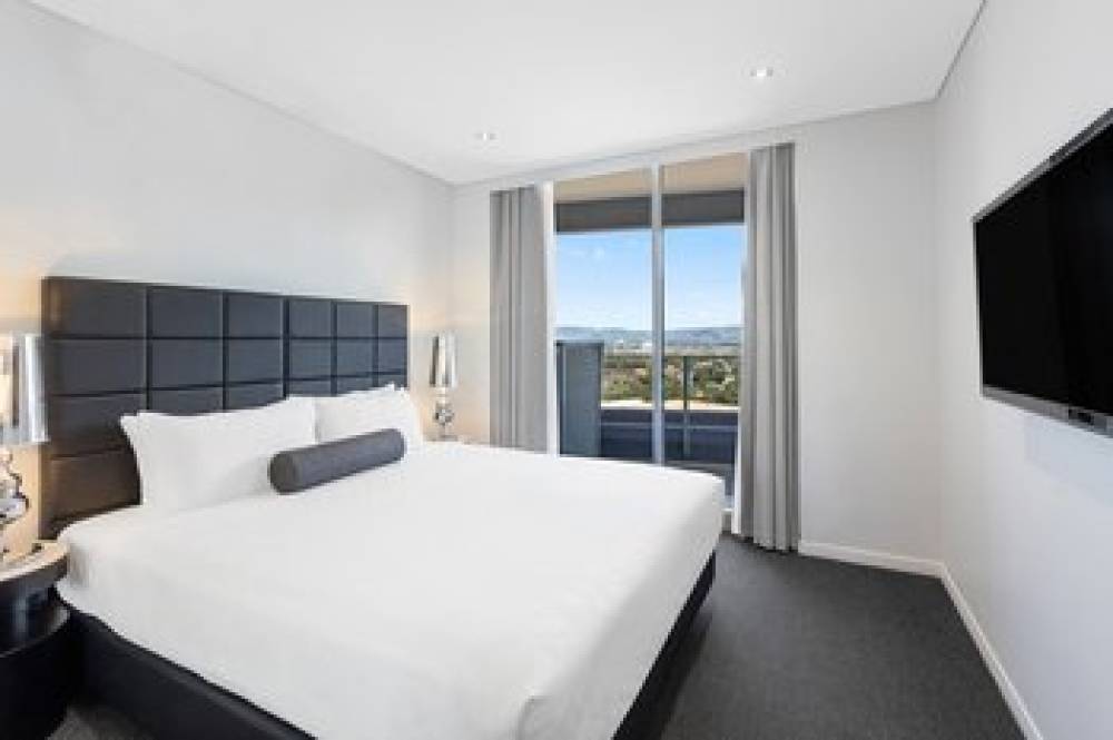 MERITON SUITES BROADBEACH 5