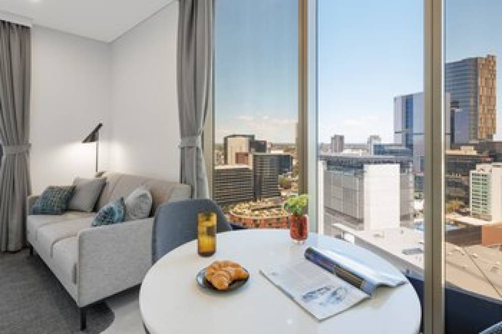 MERITON SUITES GEORGE STREET 10