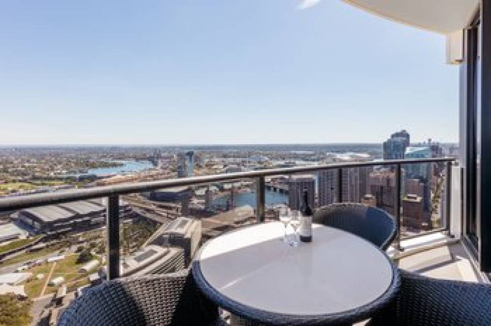 MERITON SUITES KENT STREET 3