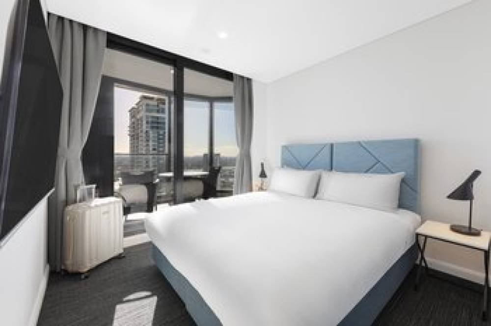 MERITON SUITES SURFERS PARADIS 7