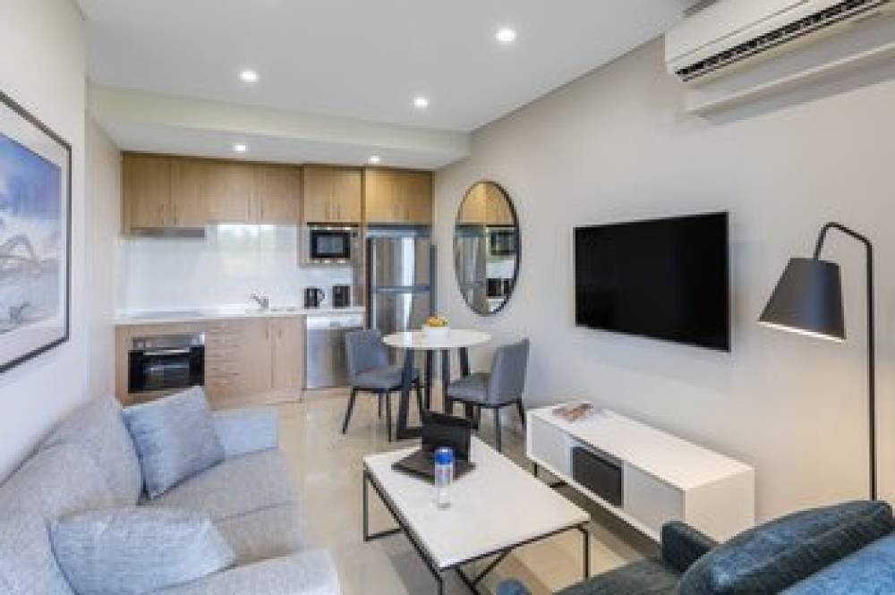 MERITON SUITES WATERLOO 2