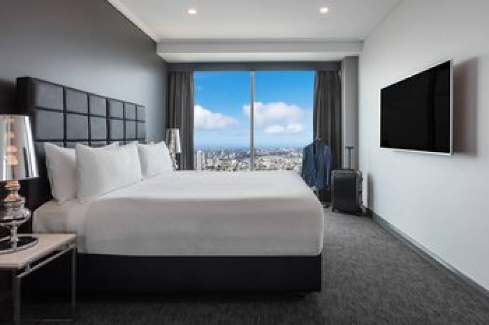 MERITON SUITES WORLD TOWER 6