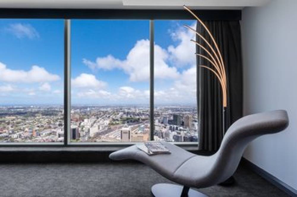 MERITON SUITES WORLD TOWER 8