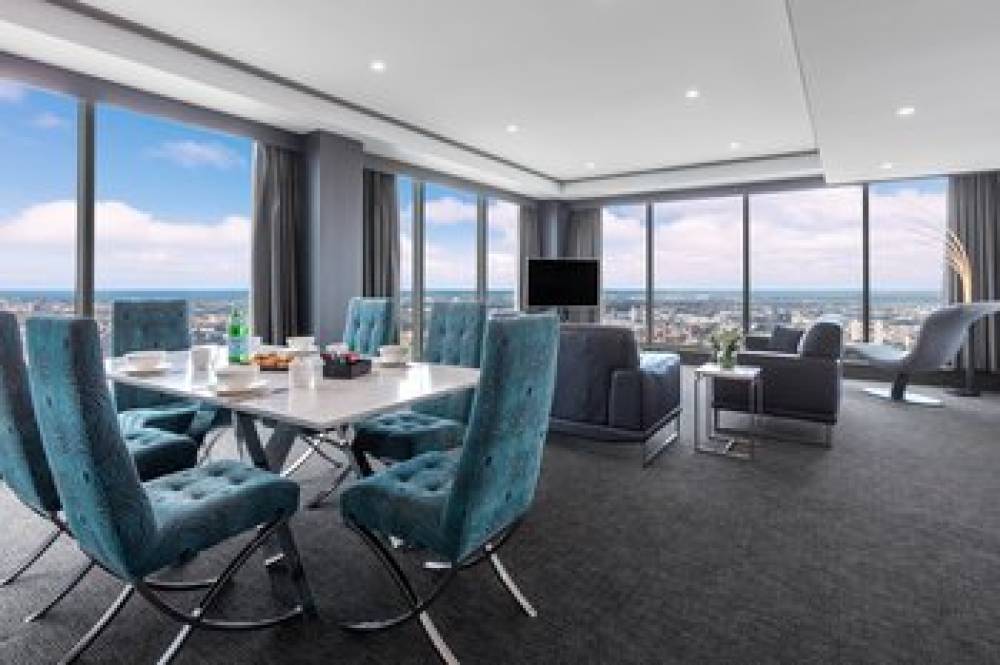 MERITON SUITES WORLD TOWER 5