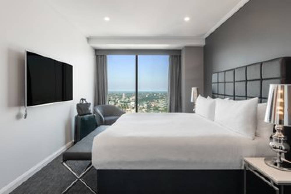 MERITON SUITES WORLD TOWER 4