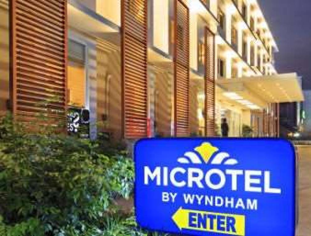 Microtel By Wyndham Acropolis