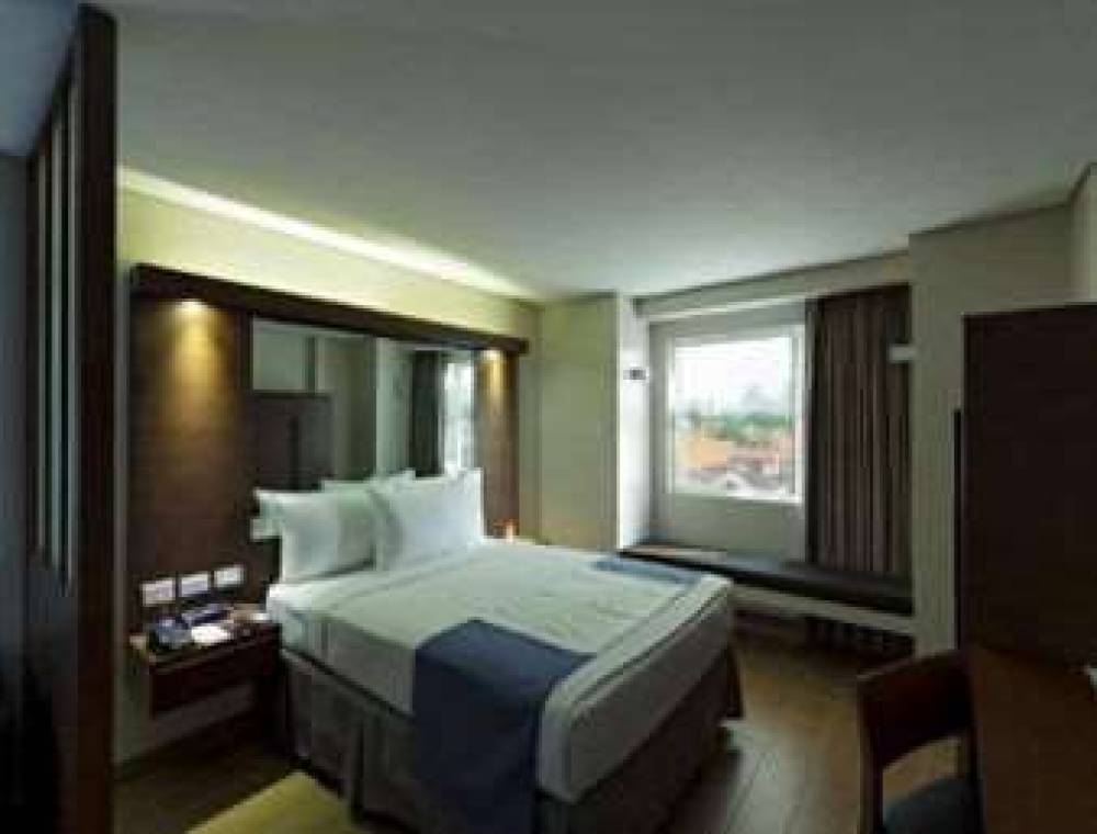 MICROTEL BY WYNDHAM ACROPOLIS 4