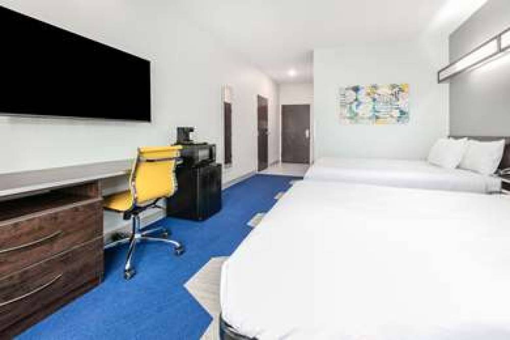 Microtel Inn And Suites By Wyndham Austin Airport 10