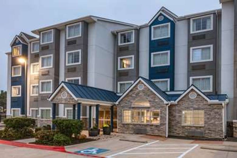 Microtel Inn And Suites By Wyndham Austin Airport 4