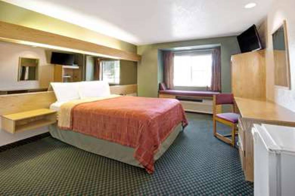 Microtel Inn & Suites By Wyndham Albuquerque West 9