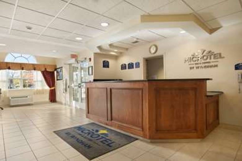 Microtel Inn & Suites By Wyndham Ann Arbor 3