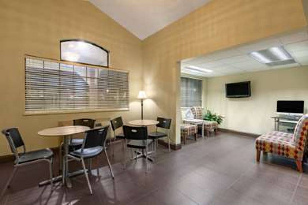 Microtel Inn & Suites By Wyndham Arlington/Dallas Area 4