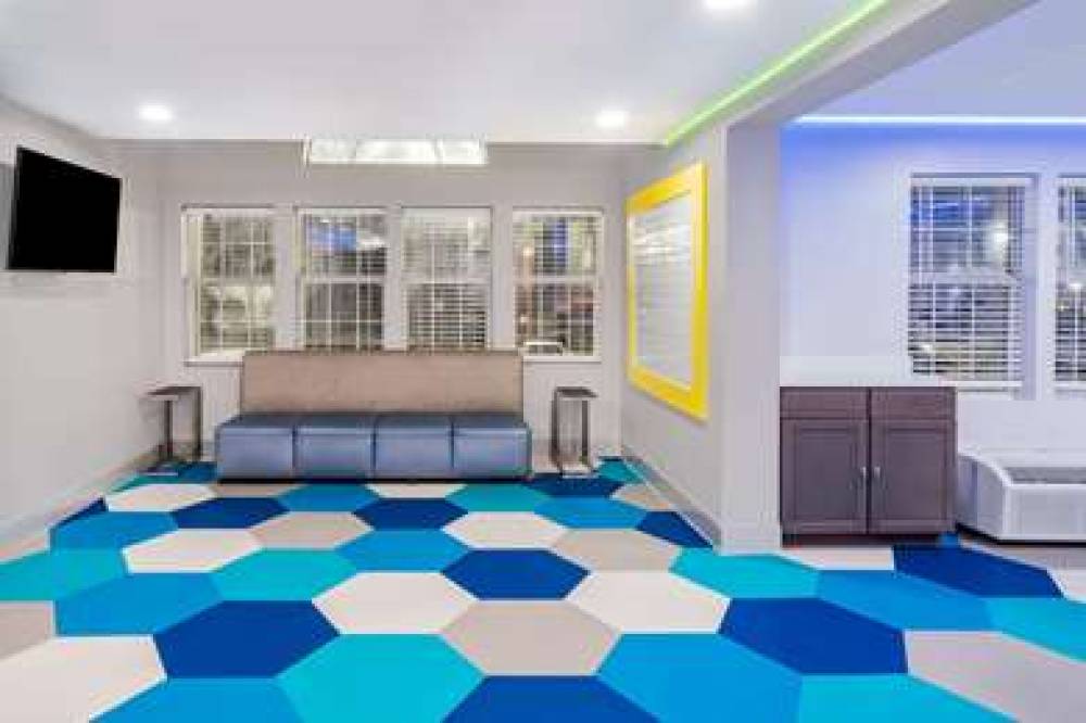 Microtel Inn & Suites By Wyndham Athens 6