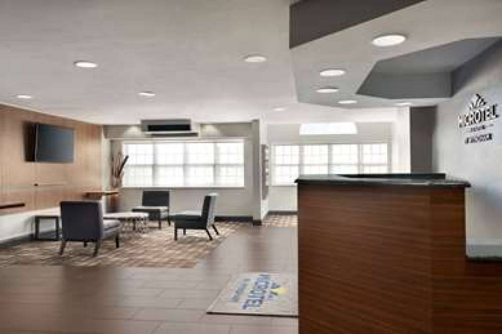 Microtel Inn & Suites By Wyndham Baton Rouge 2