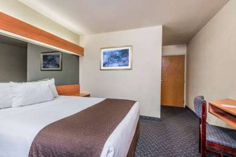 Microtel Inn & Suites By Wyndham Bethel/Danbury 9