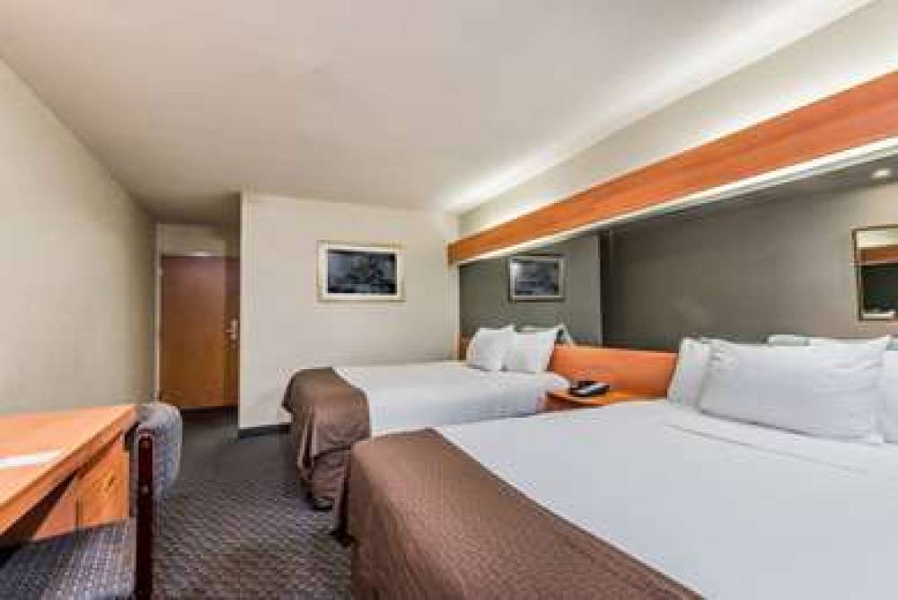 Microtel Inn & Suites By Wyndham Bethel/Danbury 10