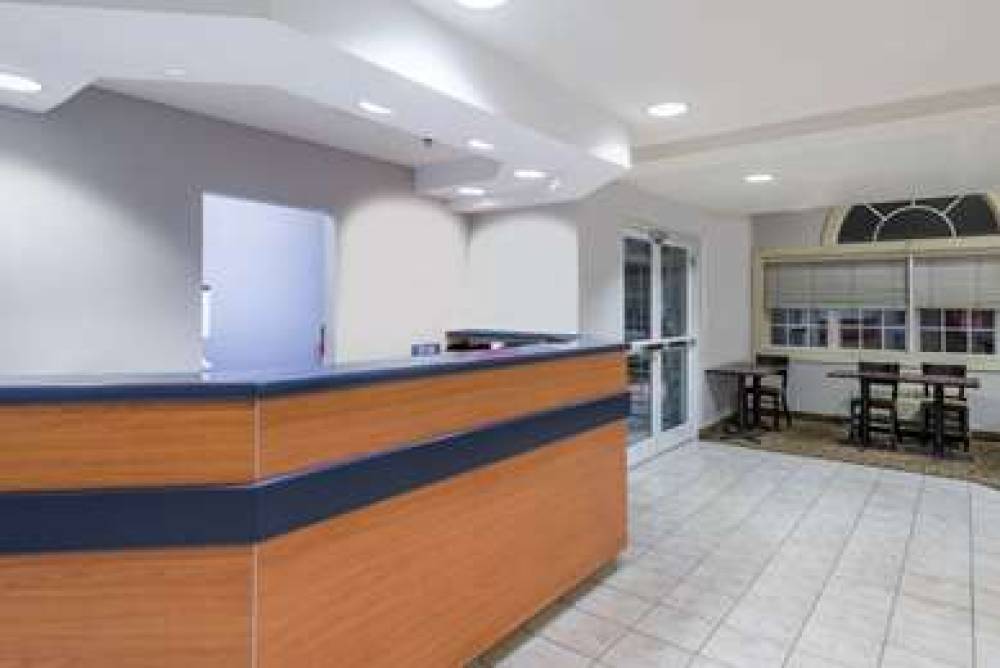 Microtel Inn & Suites By Wyndham Bethel/Danbury 3