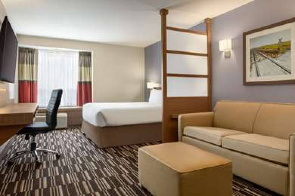 MICROTEL INN & SUITES BY WYNDHAM BO 8