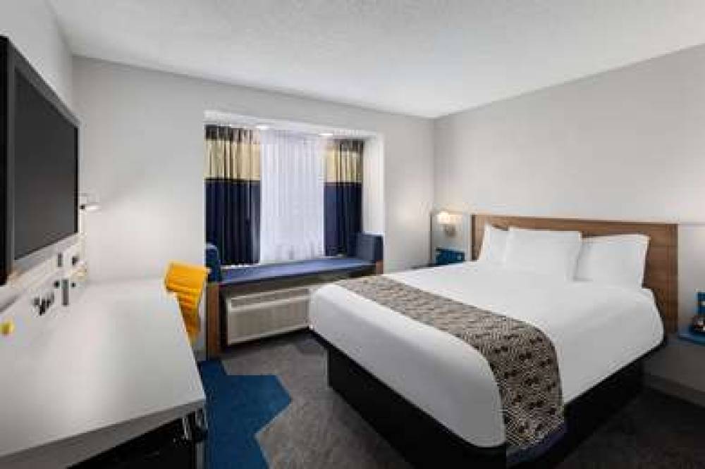 Microtel Inn & Suites By Wyndham Bowling Green 10