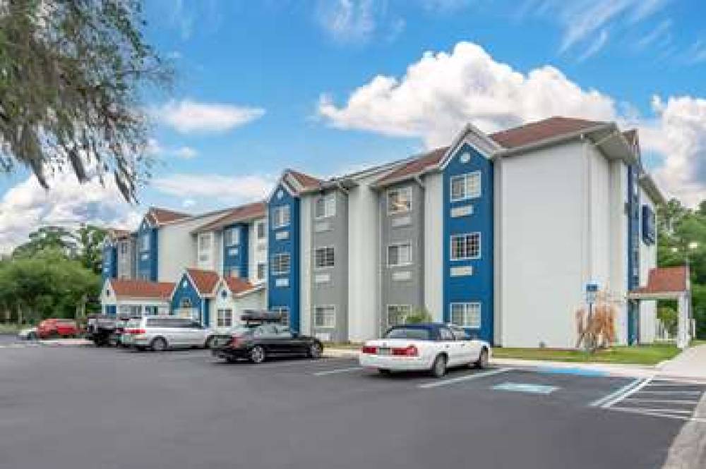 Microtel Inn & Suites By Wyndham Brooksville 5